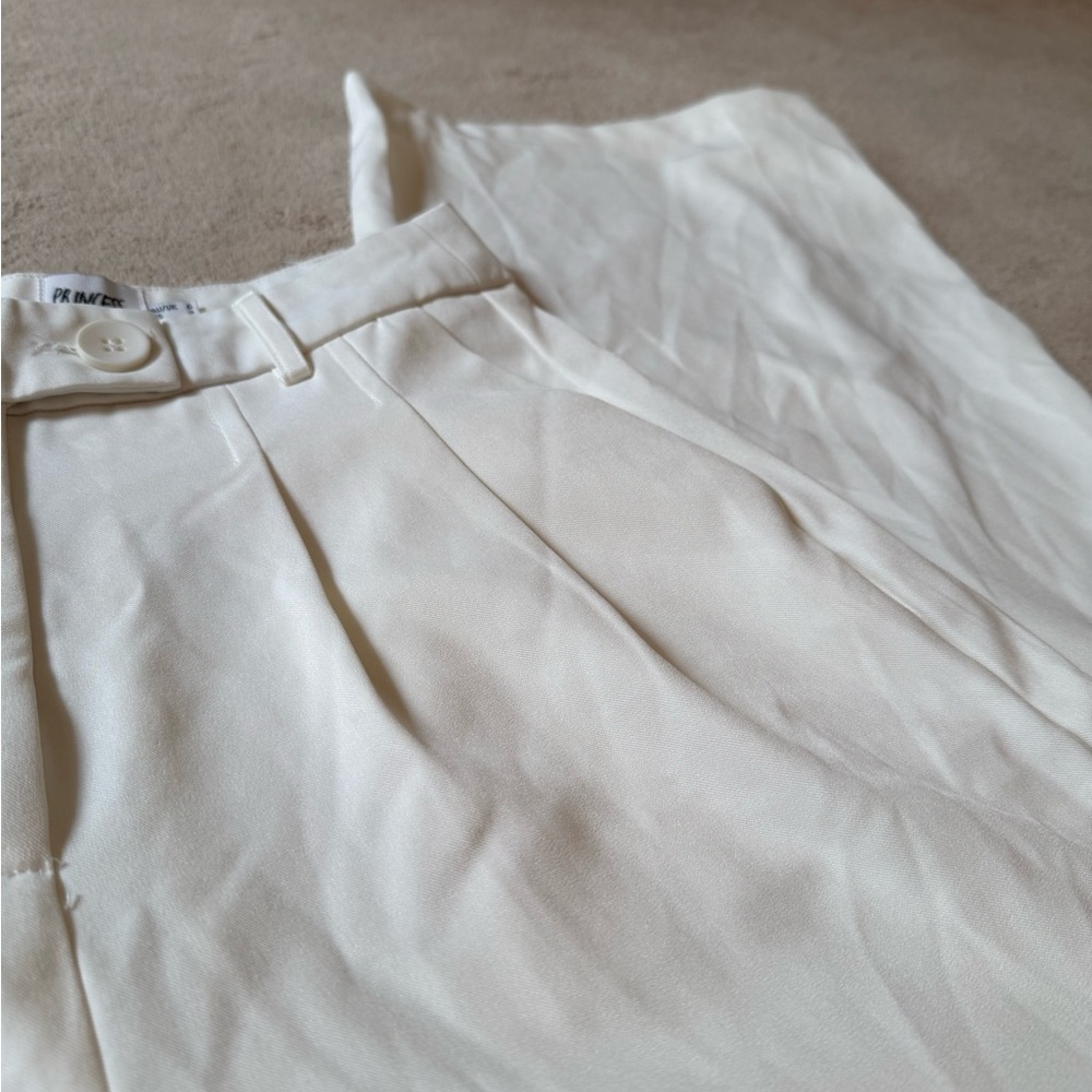 Wide Leg High-Waist White Trousers - Picture 8 of 10